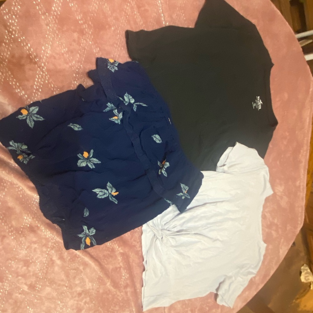 Hollister shirts bundle